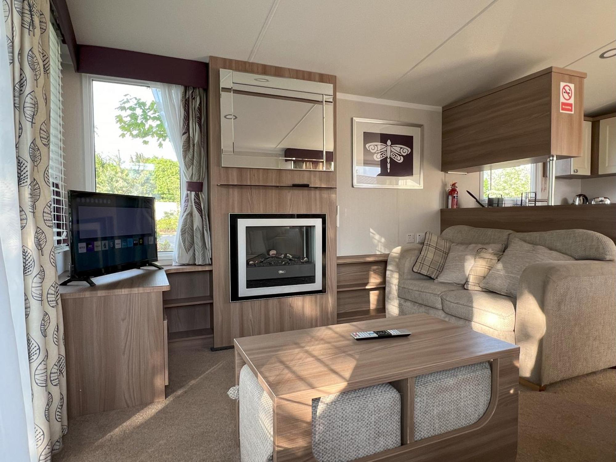 Caravan At Seton Sands, Near Edinburgh And Berwick Port Seton